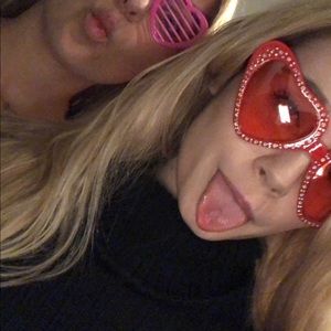 Meet your Posher, Joanie